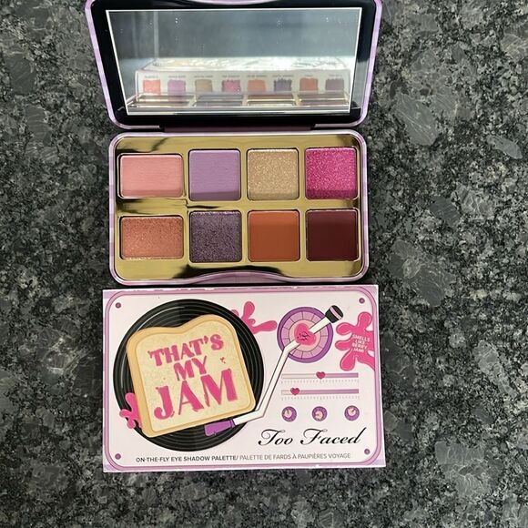 Too Faced That’s My Jam Eyeshadow Palette smells like PB & J - Picture 5 of 9